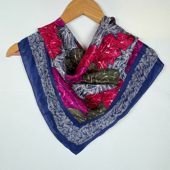 100% Silk Scarf UQIA Lightweight Elegant Breathable Luxe Luxury Fall Botanical - Picture 3 of 6